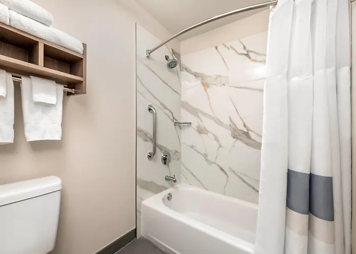 Express By Marriott Hotel 3*